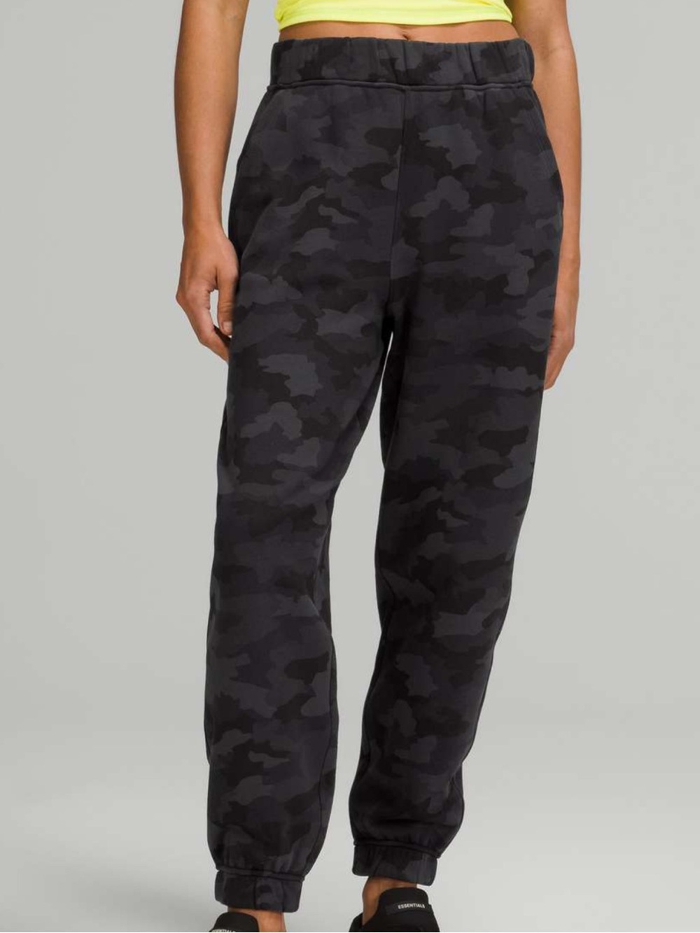 Lululemon Relaxed High-Rise Jogger Black Camo